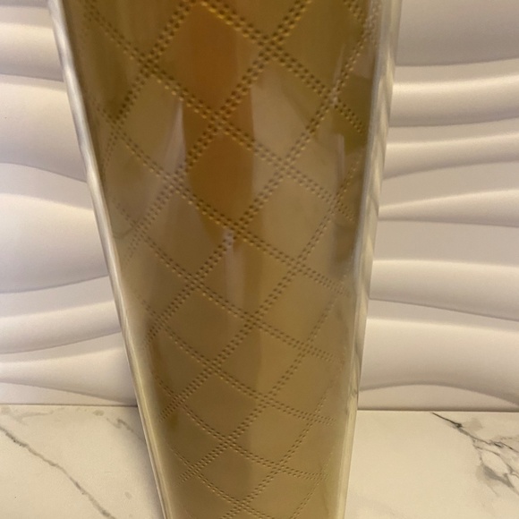 Starbucks 24oz Tumbler Mettalic Gold Quilted (BRAND NEW) - Picture 4 of 5